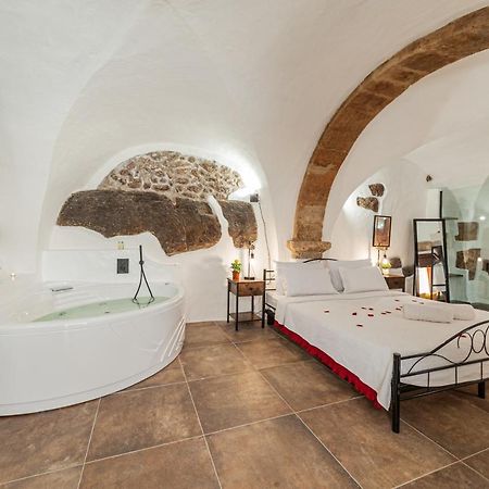 Romantic Loft With Jacuzzi In The Castle Castelsardo Esterno foto