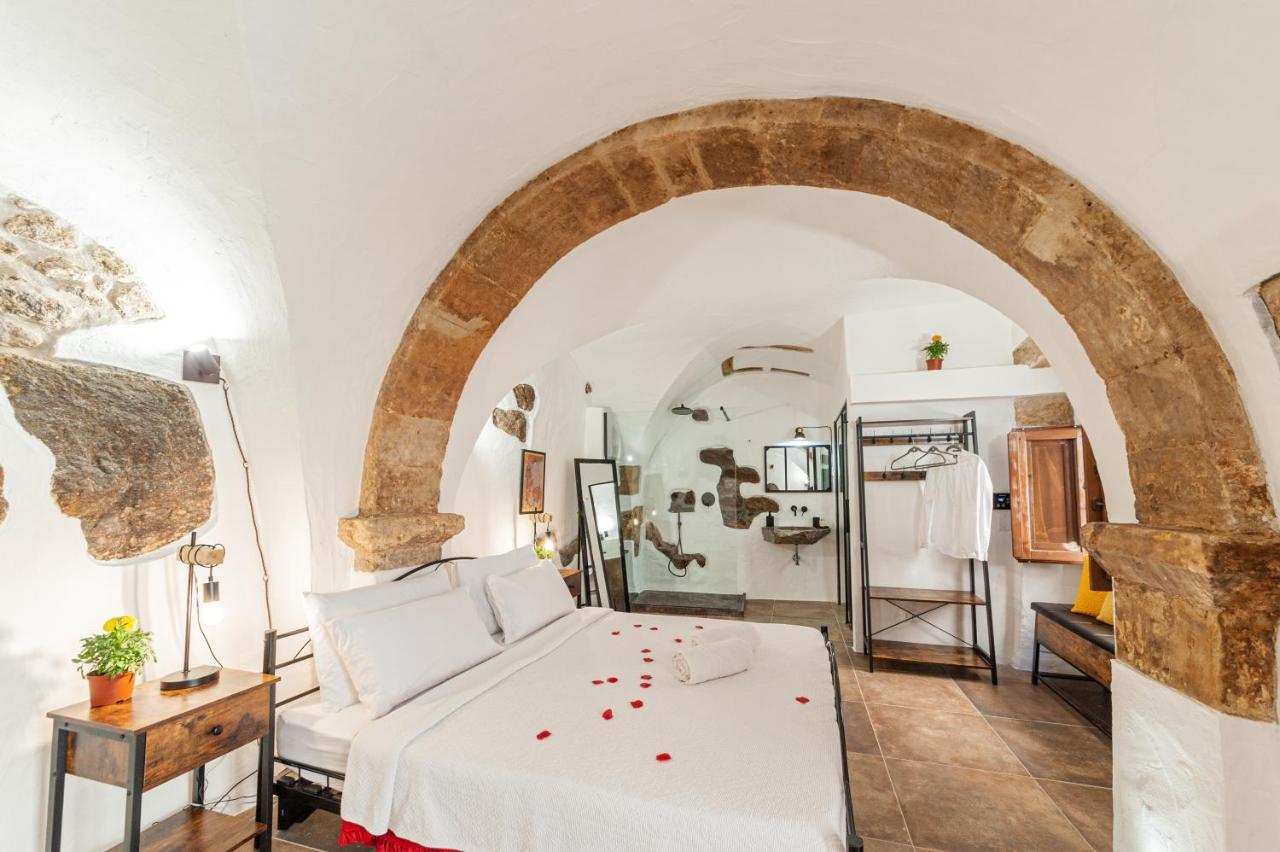 Romantic Loft With Jacuzzi In The Castle Castelsardo Esterno foto