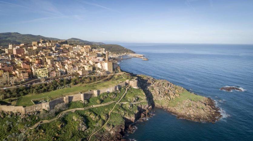 Romantic Loft With Jacuzzi In The Castle Castelsardo Esterno foto